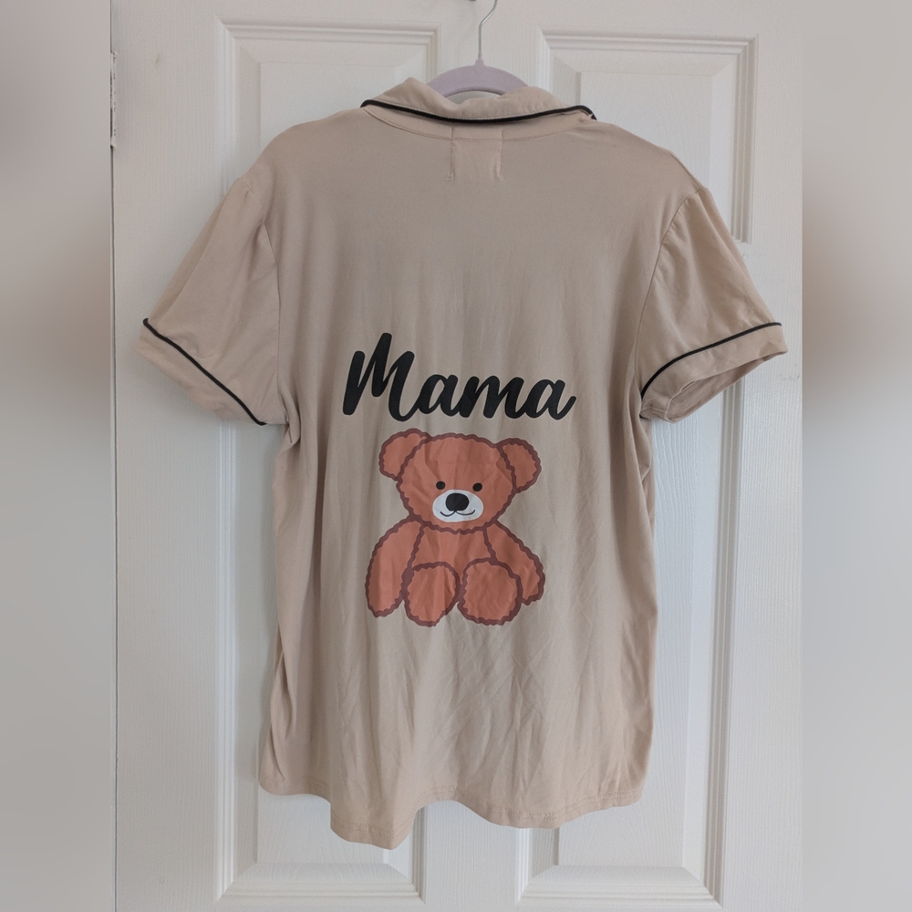 Mama Bear Graphic Tee (Size Small)